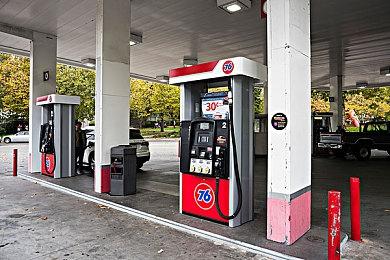 复古风格派对休闲游戏《礼帽大乱斗》现已推出试玩Demo